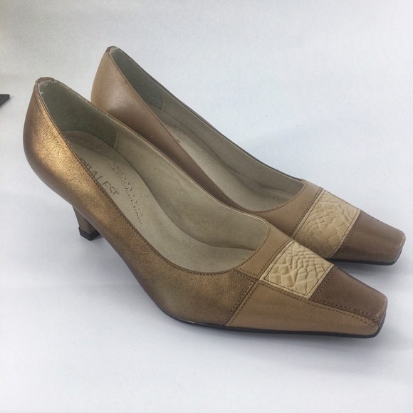 Divalest Brazilian Square Toe Gold Taupe Leather Career Pumps Heels Size 7 - Picture 2 of 11